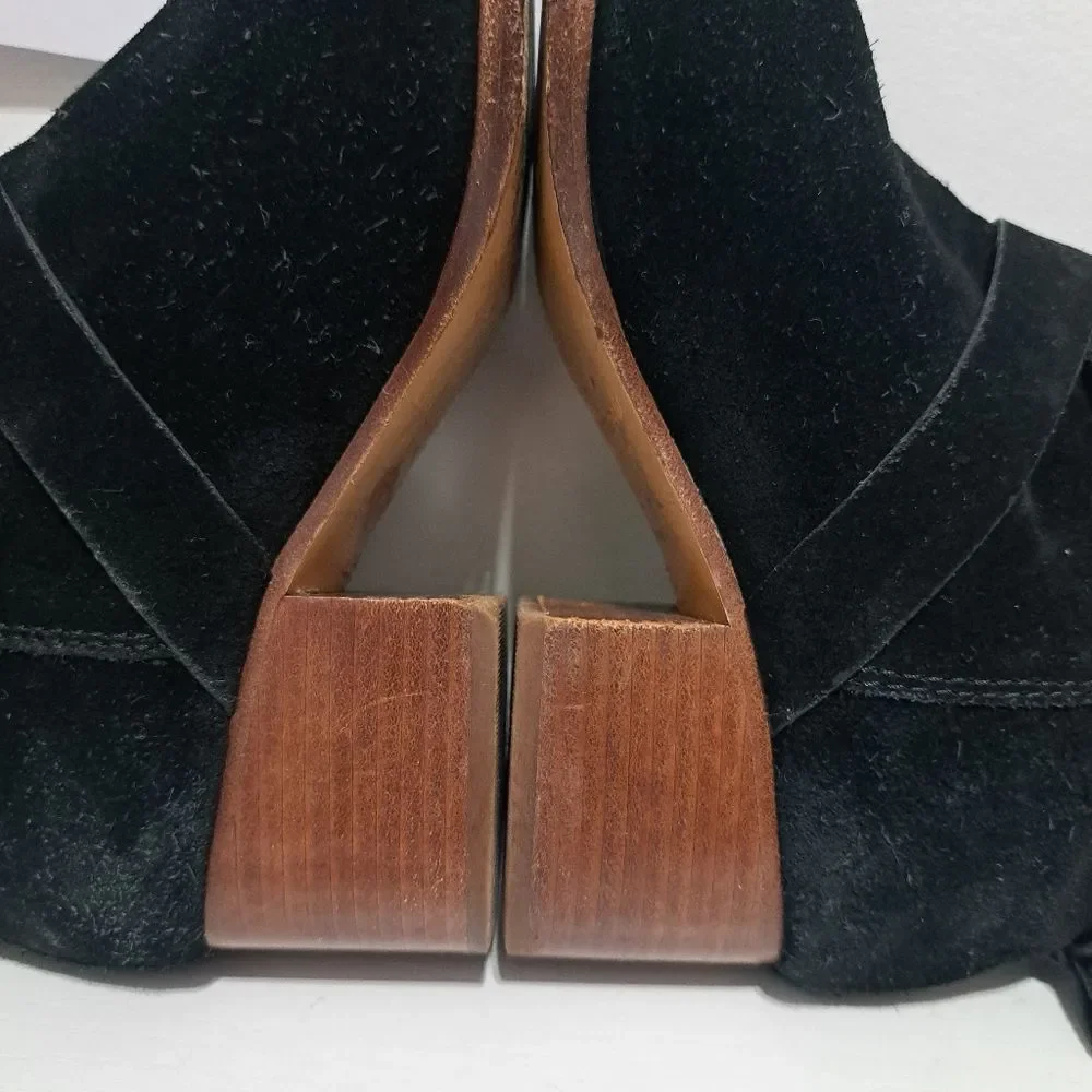 Kate Spade Taley Logo Bow Gothic Western Pull On Leather Suede Ankle Bootie 8.5